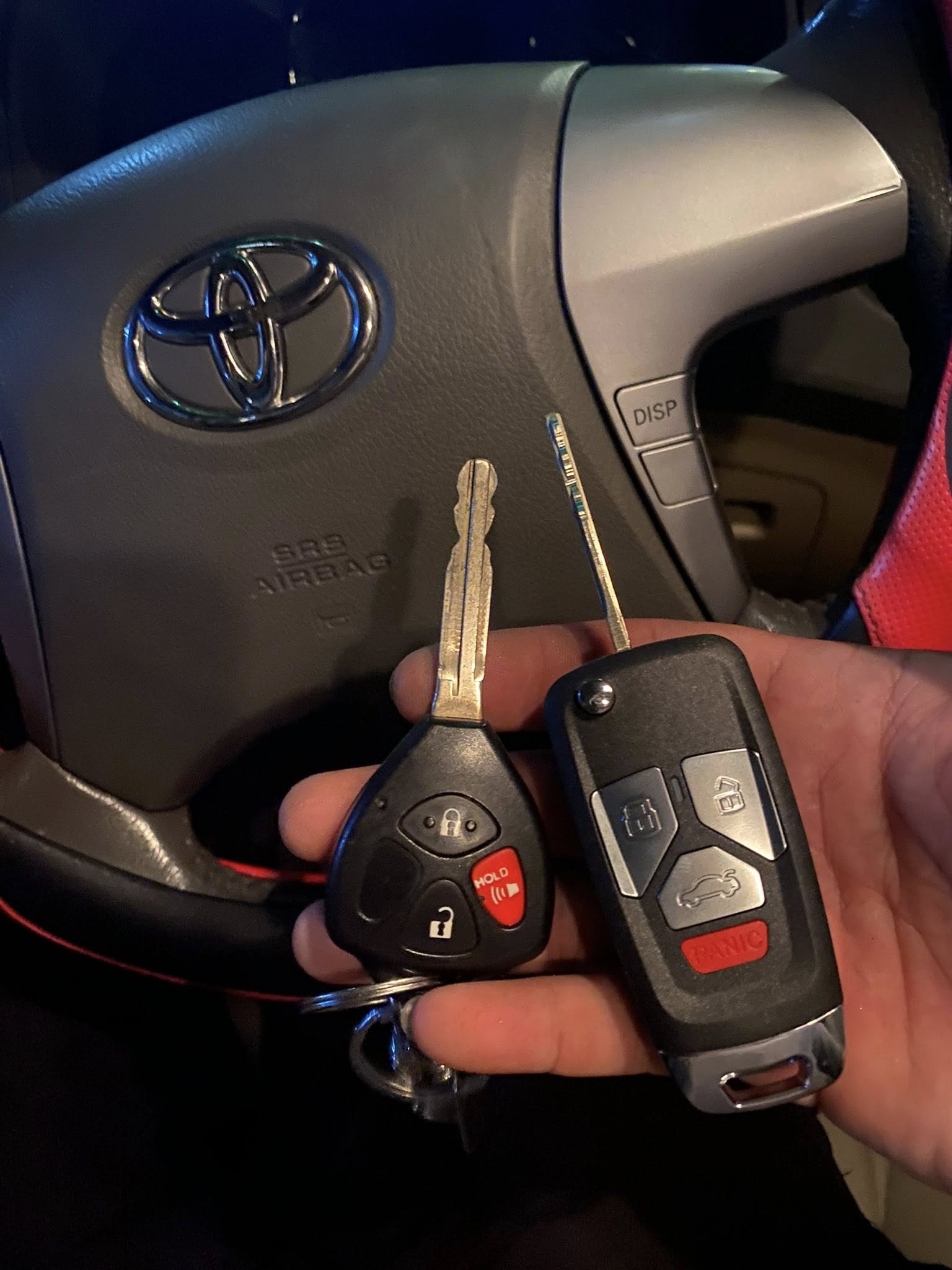 Thay pin chìa khóa xe Ford Ranger chuyên nghiệp